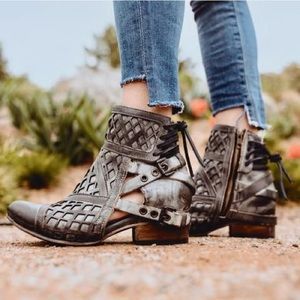 Authentic Freebird by Stephen Skylar booties 8 EUC